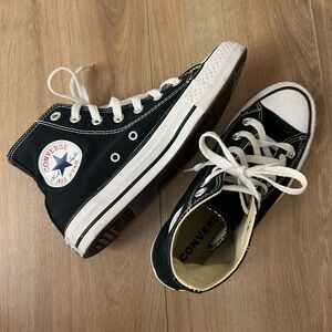 Converse chuck taylor all star high tops size 7 worn only once!